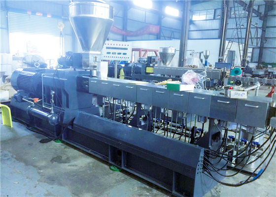 Chiny Wytłaczarka z podwójnym ślimakiem PE PP PP, kolorowa maszyna do produkcji masterbatch dostawca