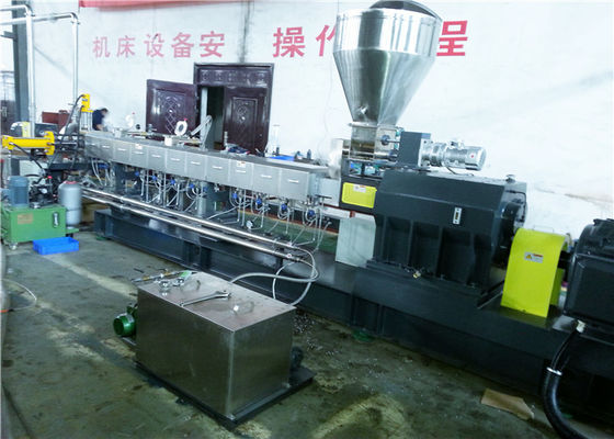 Chiny Podwójna śruba Wytłaczarka z tworzywa sztucznego o wydajności 500 kg / h Wysoka wydajność dostawca