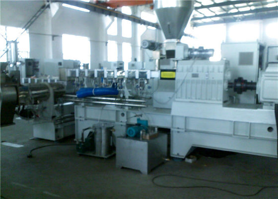 Chiny Wysokowydajna wydajność Wytłaczarka dwufazowa z wytłaczaniem PVC o masie 1000 kg / godz dostawca